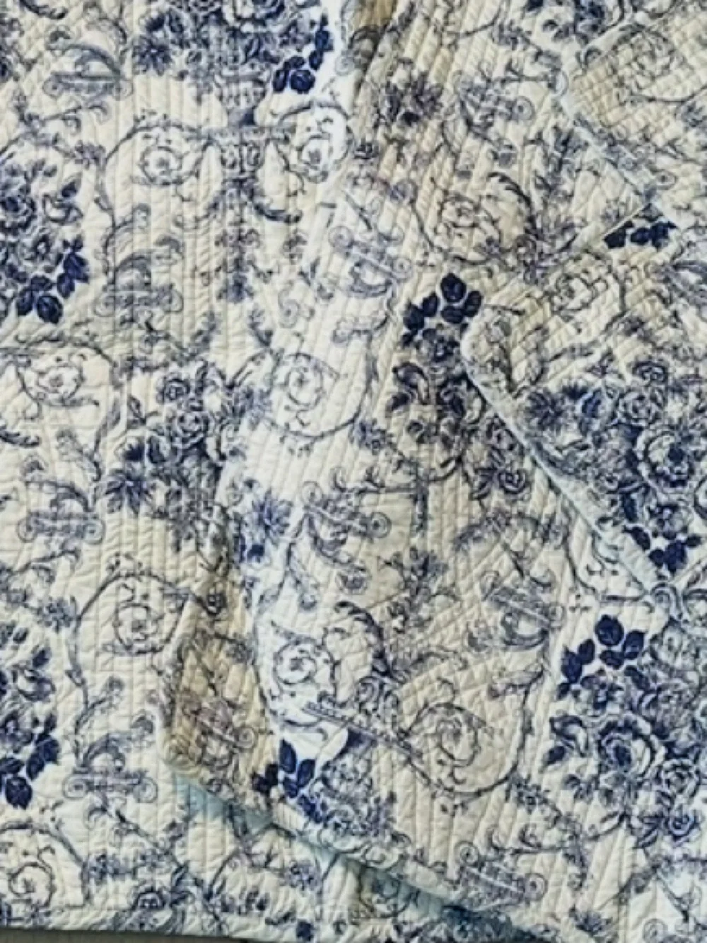 6 VTG Quilted Toile Bouquet Euro Pillow Shams 26